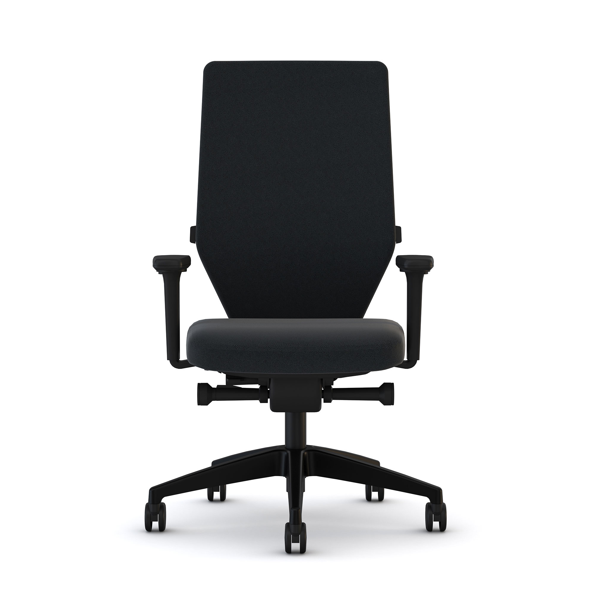Schwarzer ergonomischer Bürostuhl mit Armlehnen und fünf Rollen.
