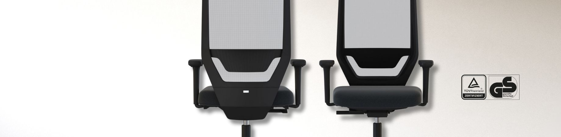 Zwei ergonomische Bürostühle mit Netzrückenlehne und TÜV sowie GS Zertifizierungen.